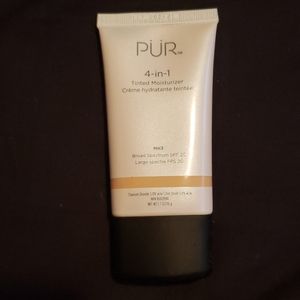 PÜR tinted moisturizer